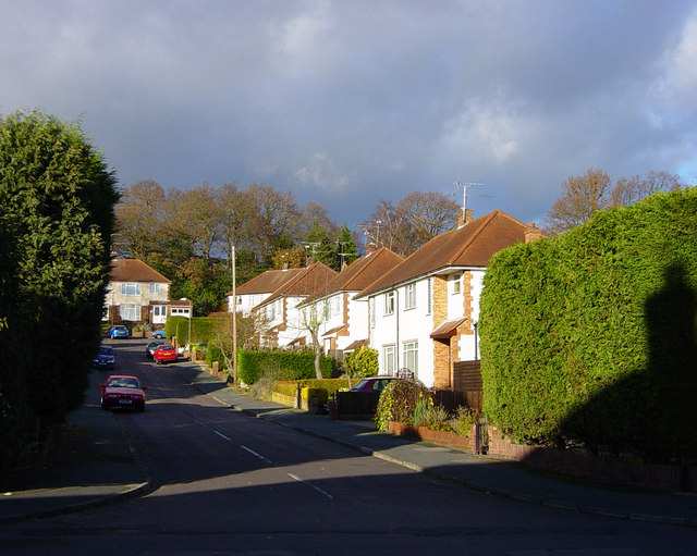 Looking up Meadway from Farm Road
