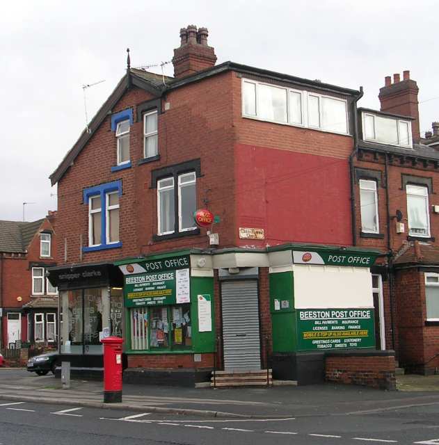 post office beeston leeds opening times