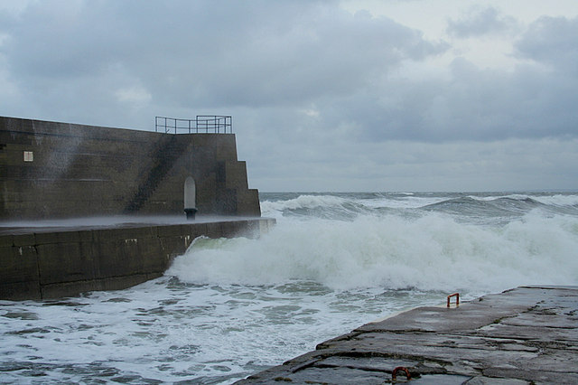 Unfriendly sea at the jaws of Lossiemouth harbour