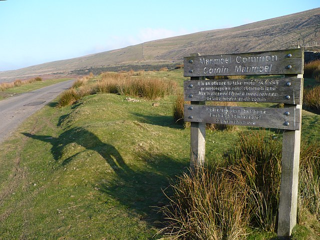 Manmoel Common © Robin Drayton cc-by-sa/2.0 :: Geograph Britain and Ireland