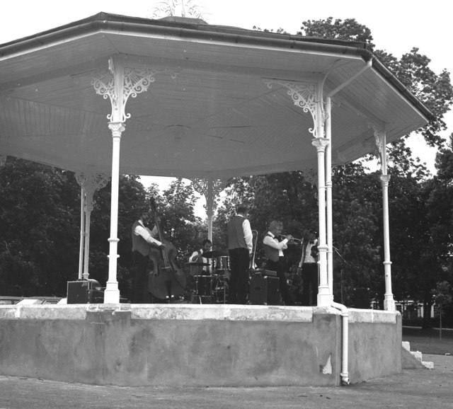 Jazz band in Queens Park, North west London