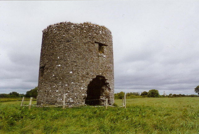 Windmill ruin at Cloghan Beg, Co. Offaly