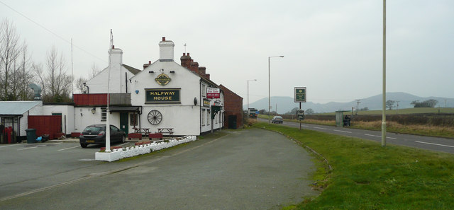 The Halfway House © Jonathan Billinger cc-by-sa/2.0 :: Geograph Britain