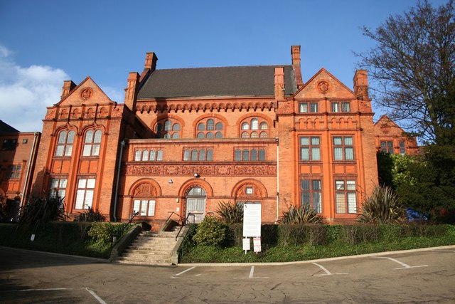 Christ's Hospital Girl's School © Richard Croft cc-by-sa/2.0 ...