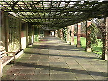 SE2955 : Sun Colonnade, Valley Gardens by Gordon Hatton