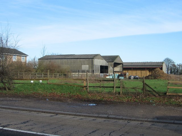 Hay barns on Greatfield Farm © Logomachy cc-by-sa/2.0 :: Geograph ...