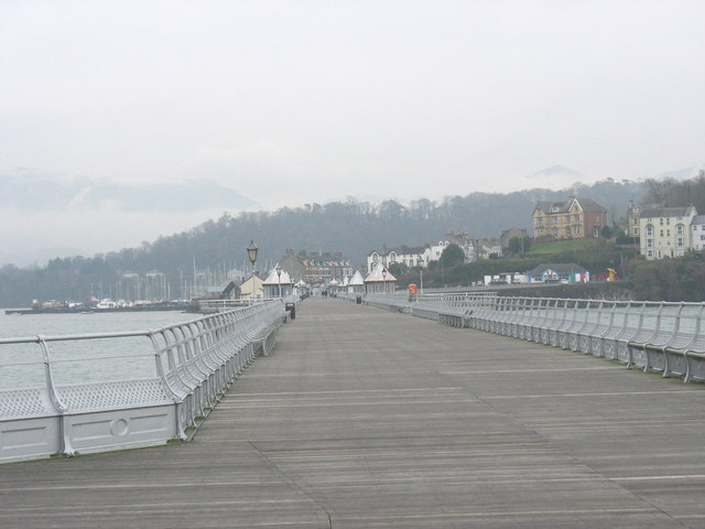 View back towards the entrance to Bangor Pier