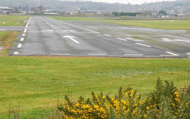 Runway, Newtownards Airport (3)