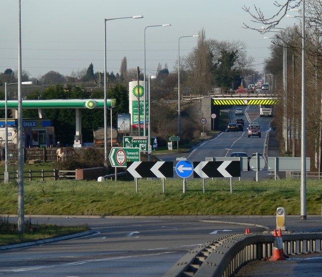 A5 Watling Street © Mat Fascione cc-by-sa/2.0 :: Geograph Britain and ...