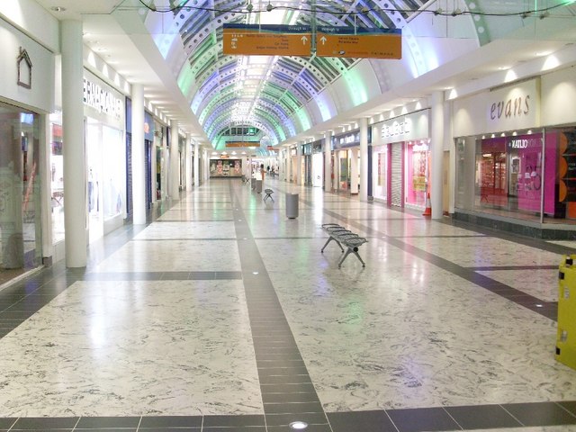 barrhead travel clydebank shopping centre