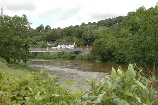 River, pub & bridge at Jackfield