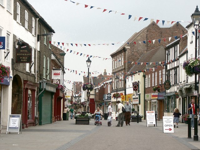 Wrawby Street, Brigg © Dave Hitchborne cc-by-sa/2.0 :: Geograph Britain ...