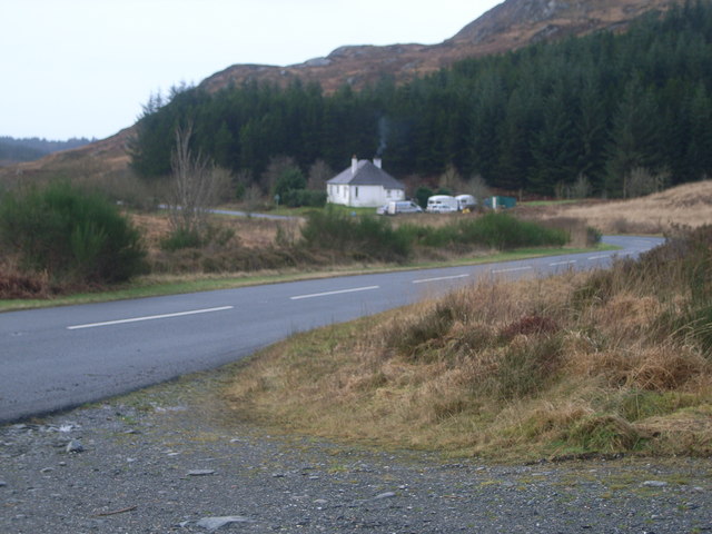 Looking along the A712 (The Queens Way) towards Goat Park
