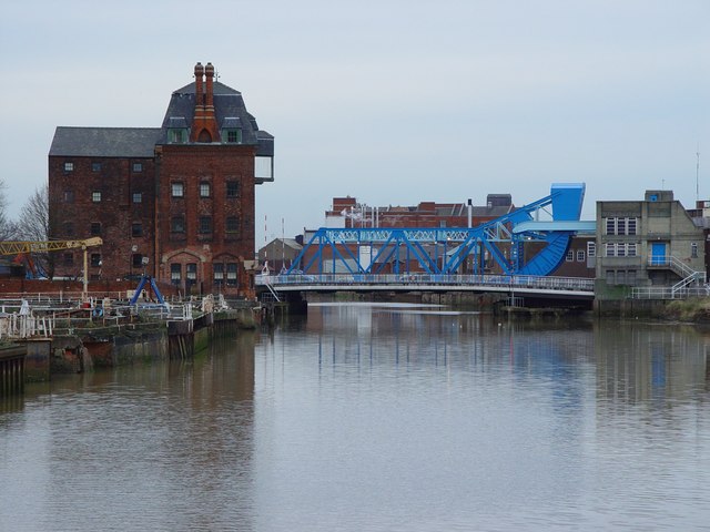 Warehouse and North Bridge, Hull