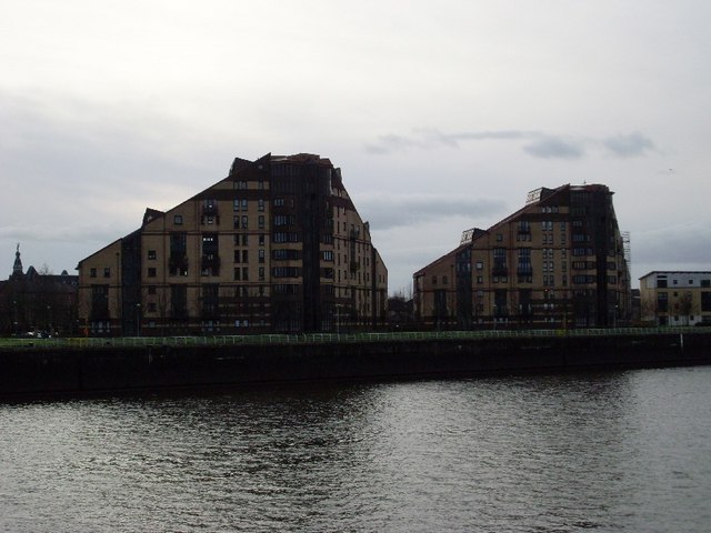 New flats by the Clyde