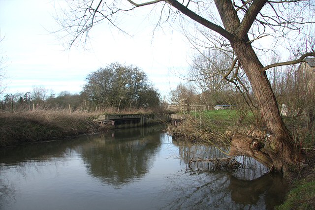 Approach to Chimney Mill Lock