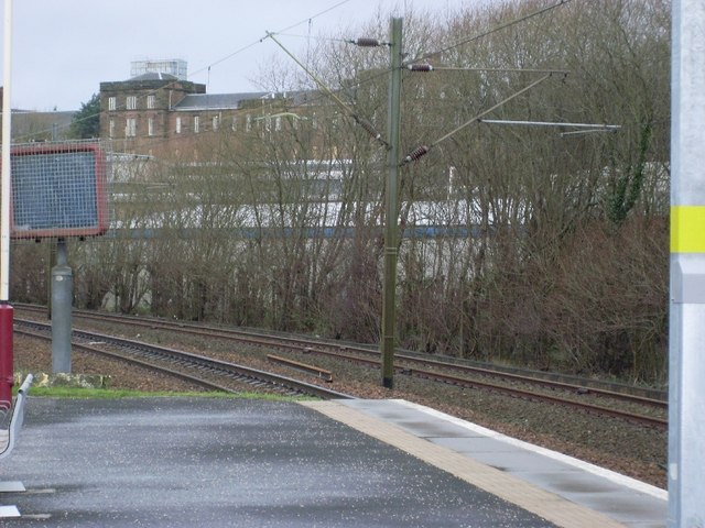 End of Hyndland Station platform, looking to Gartnavel Royal Hospital