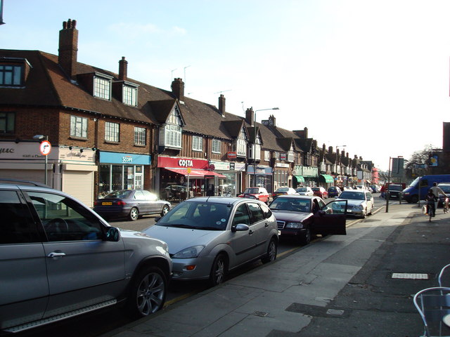 Station Square, Petts Wood © Stacey Harris :: Geograph Britain and Ireland