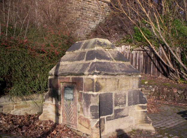 Marker stone about Framwellgate well in Durham City