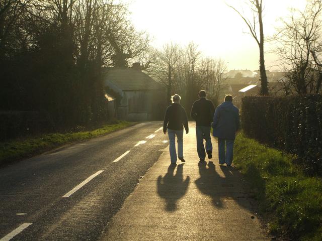 risking-life-and-limb-maghaberry-road-kenneth-allen-geograph-ireland