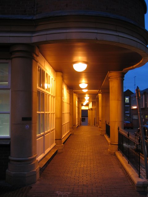Walkway under Merchant House - evening