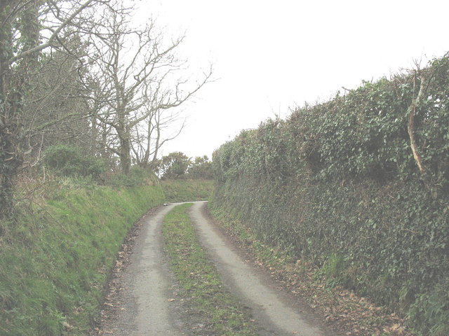 Approaching the Mela road junction from the direction of Pentreuchaf