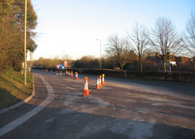 Allotment access road joining Churchill Way West