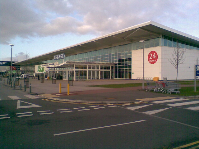 Asda WalMart Supercentre, Milton Keynes © Ian Paterson  Geograph