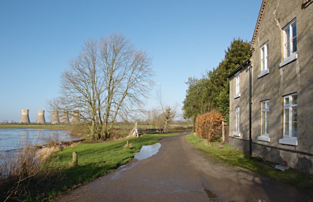 Riverside dwelling at Twyford