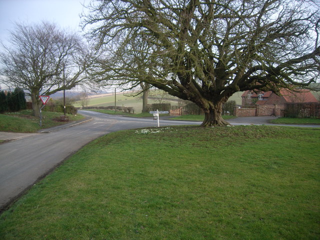 Village green and road junction at Fimber