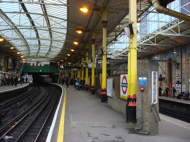 Farringdon station