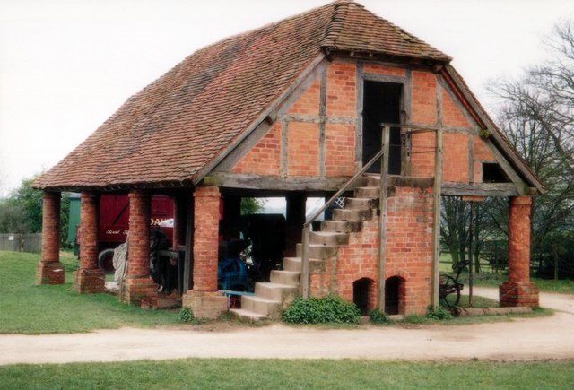 Avoncroft Museum: Granary from Temple Broughton, Worcs (late 18thC)
