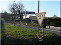 Arwyddbyst ar y B4337 / Signposts on the B4337