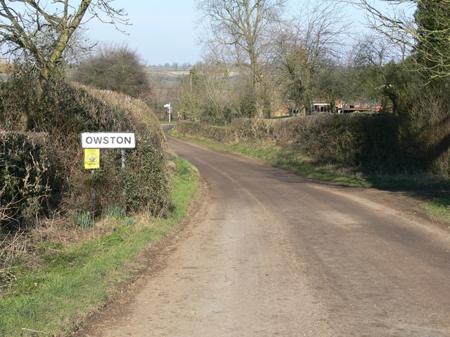 Whatborough Road towards Owston