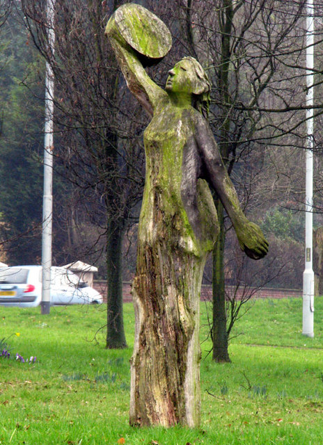 Oak figures, Malone Road roundabout [1]