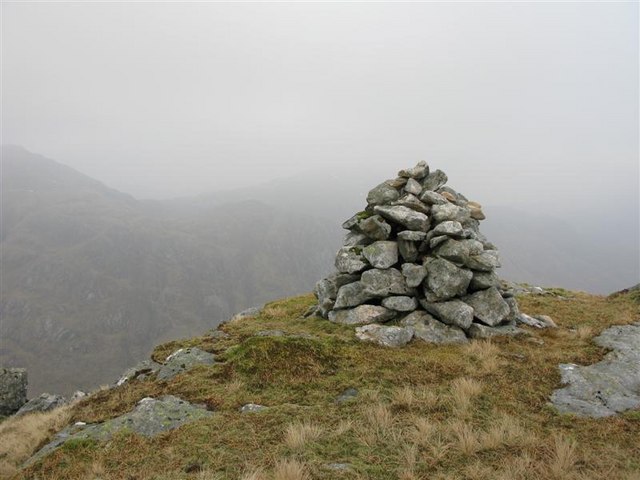 Summit cairn, Sgurr nan Cnamh