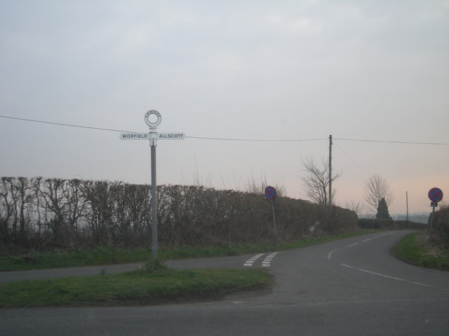Lane junction at Catstree
