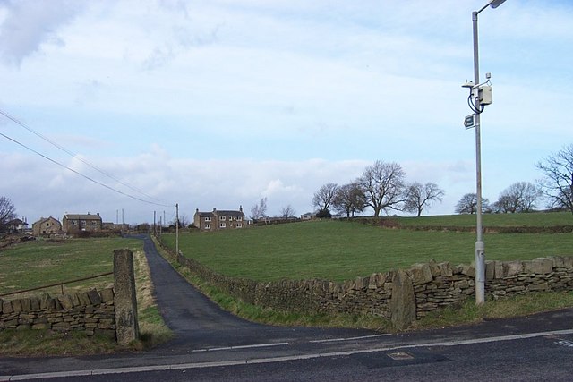 Footpath to Thorncliffe from Thorncliff Green Road