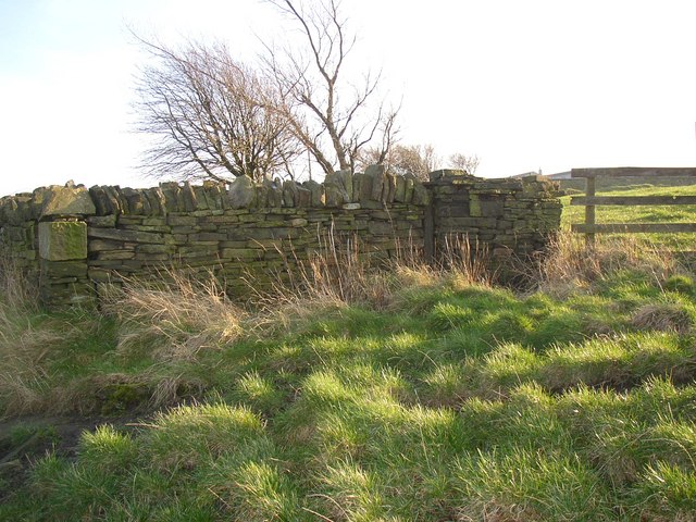 Wall, Pinfold Lane, Fixby