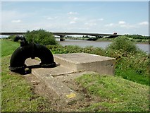 SE8307 : The River Trent near Derrythorpe by Dave Hitchborne
