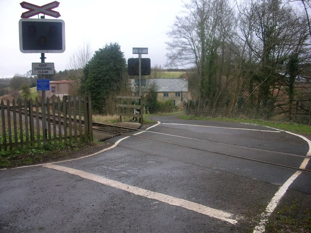 Roebuck Gate Unmanned Level Crossing C Diana Lawer Cc By Sa 2 0 Geograph Britain And Ireland