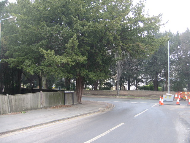 Clarendon Road meets Brooklands Avenue