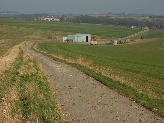 Farm road above Shrewton