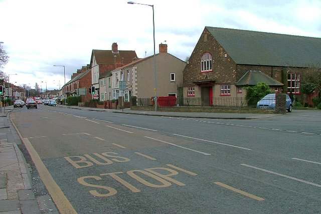 Kings Road © Mick Garratt cc-by-sa/2.0 :: Geograph Britain and Ireland