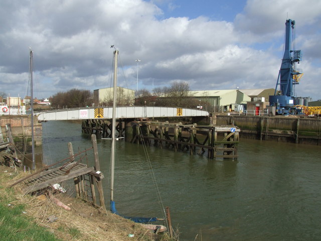 Boston Docks branchline, Boston © Dave Hitchborne cc-by-sa/2.0 ...