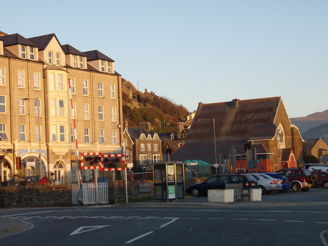 Railway Crossings looking towards Dragon Theatre, Barmouth
