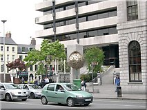 O1534 : Central Bank of Ireland, Dame Street, Dublin by Hector Davie