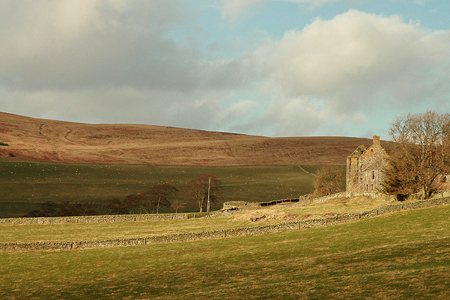 Buckholm Tower © Walter Baxter cc-by-sa/2.0 :: Geograph Britain and Ireland