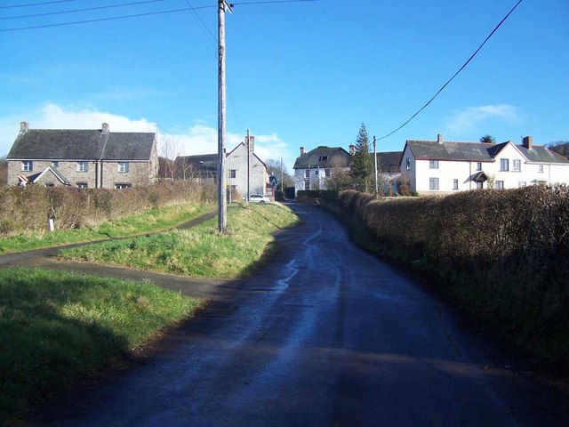 Llanigon © Geoff Pick Cc-by-sa 2.0 :: Geograph Britain And Ireland