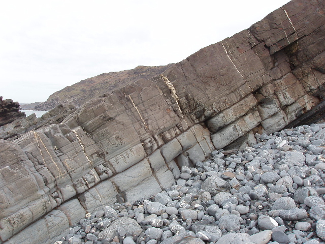 Metamorphosed sandstone with quartz... © David Hawgood cc-by-sa/2.0 ...